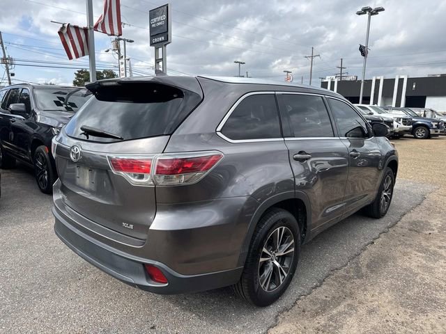 Used 2016 Toyota Highlander XLE image 6