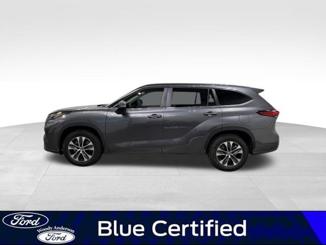 Used 2023 Toyota Highlander XLE FWD image 3