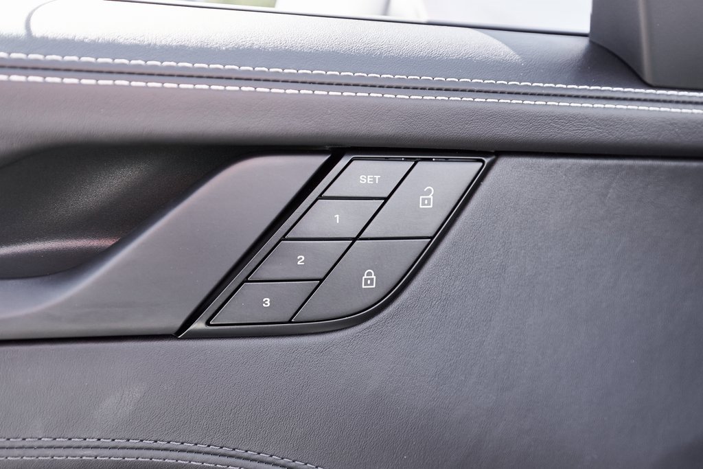 Used 2024 Porsche 911 Carrera GTS w/ Premium Package image 26