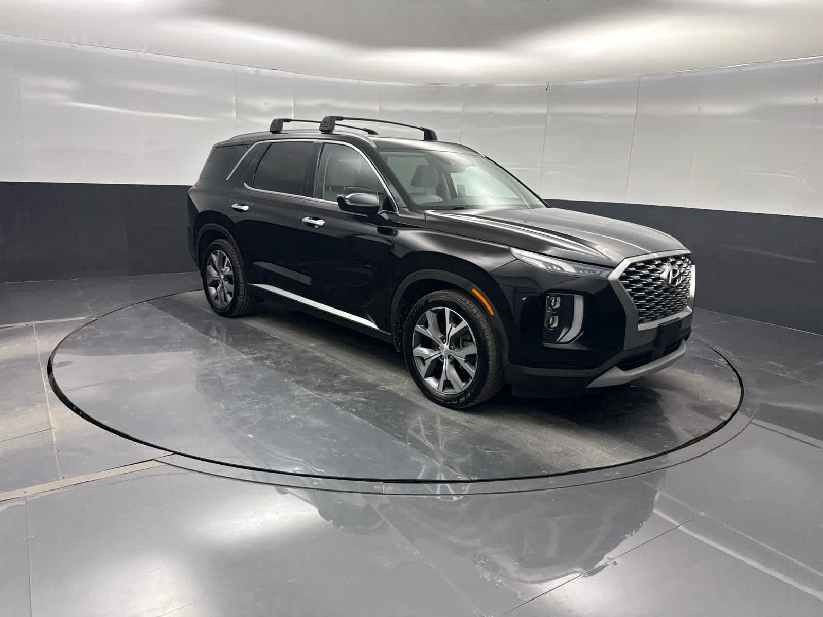 Used 2021 Hyundai Palisade SEL w/ Premium Package FWD image 3