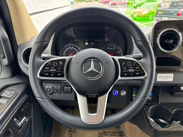 Used 2021 Mercedes-Benz Sprinter 3500 image 36