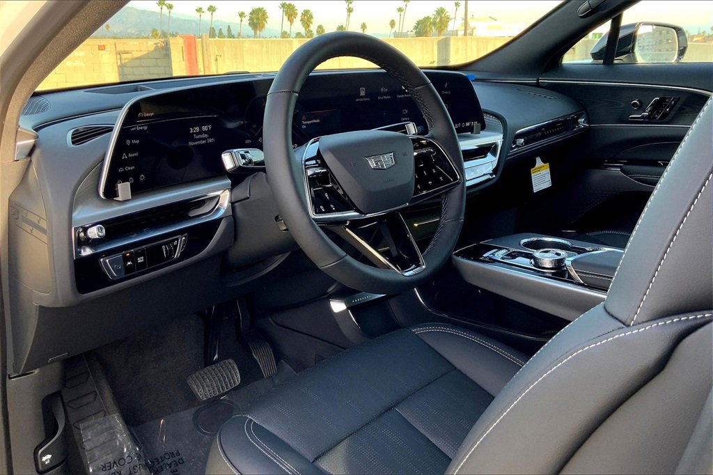 New 2025 Cadillac Lyriq Sport image 9