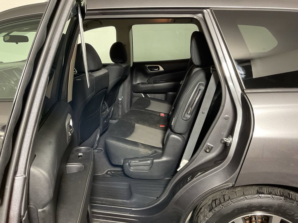 Used 2019 Nissan Pathfinder S AWD/4WD image 31