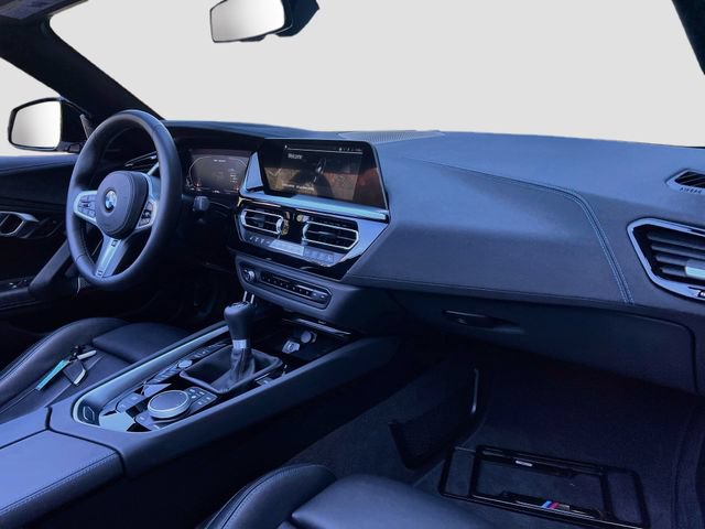 Used 2026 BMW Z4 M40i w/ Premium Package RWD image 28
