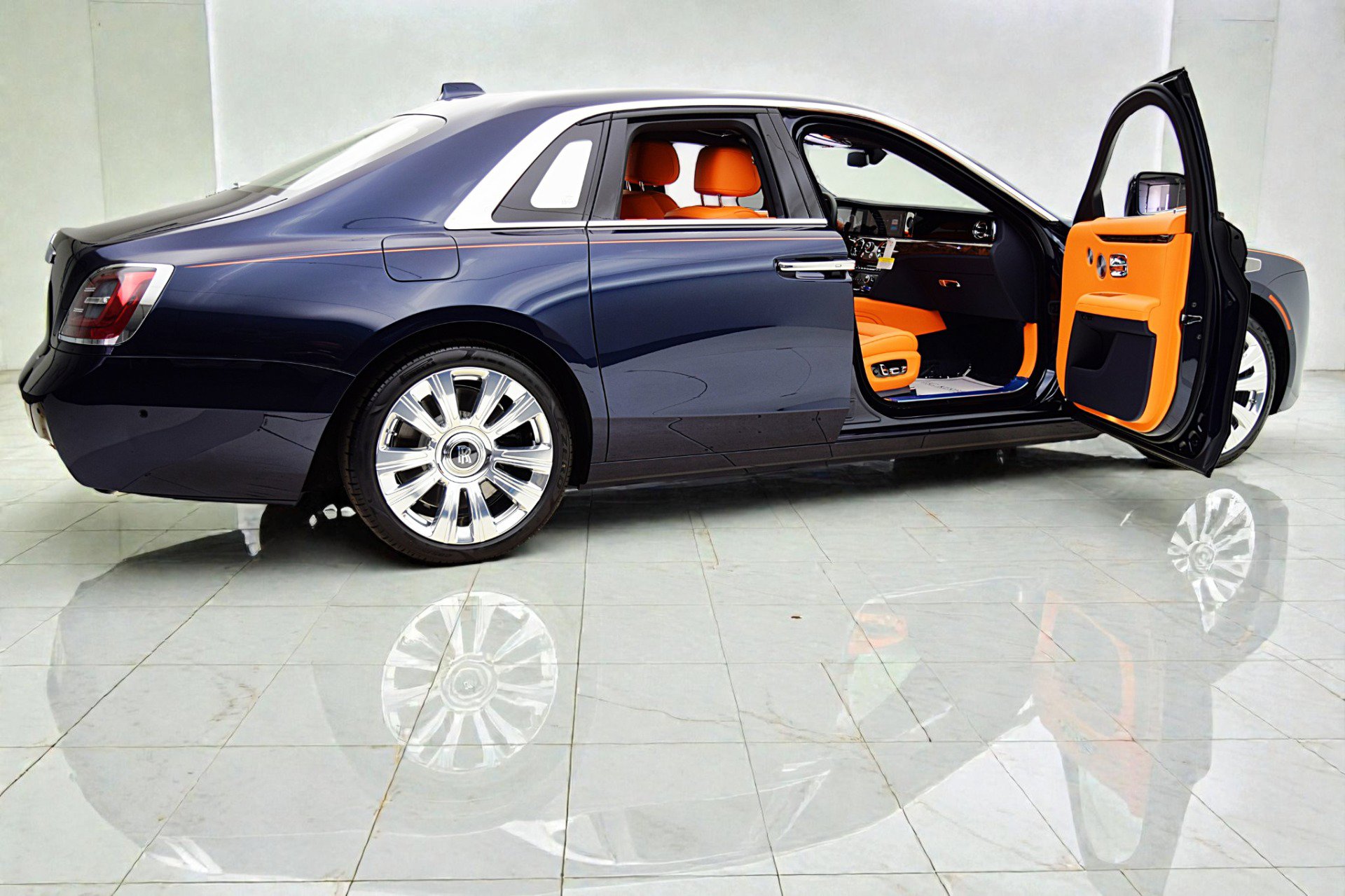 Used 2023 Rolls-Royce Ghost image 15