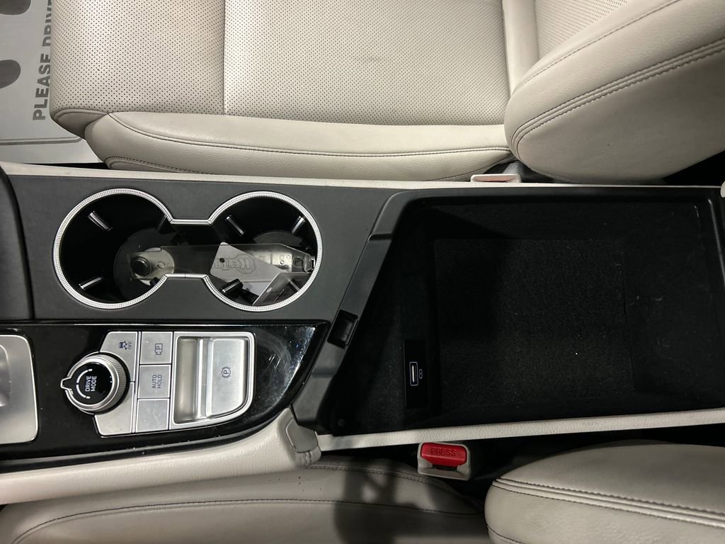 Used 2022 Genesis G70 2.0T image 19