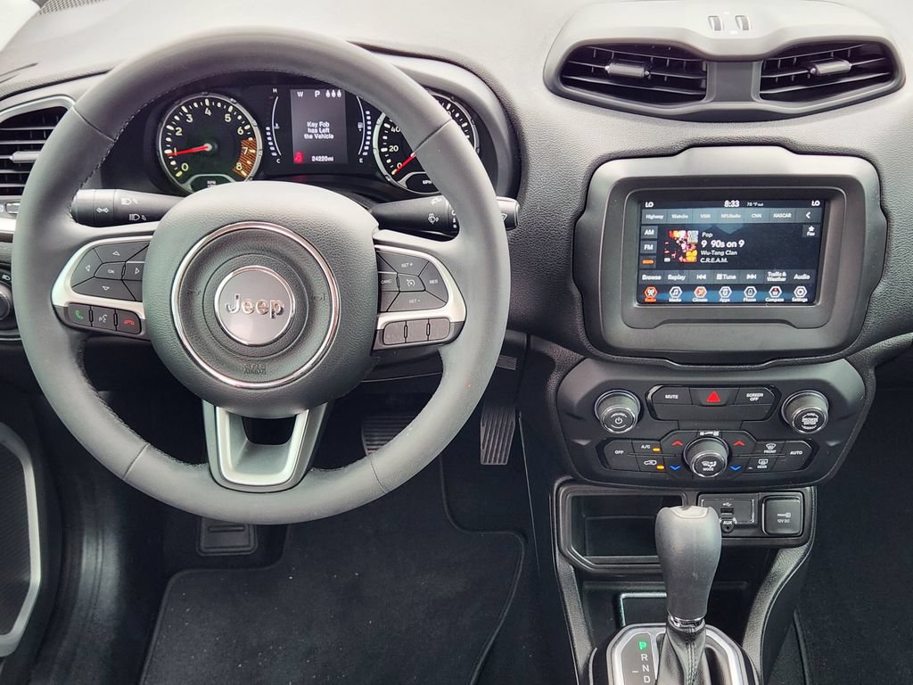 Used 2019 Jeep Renegade Latitude FWD image 27