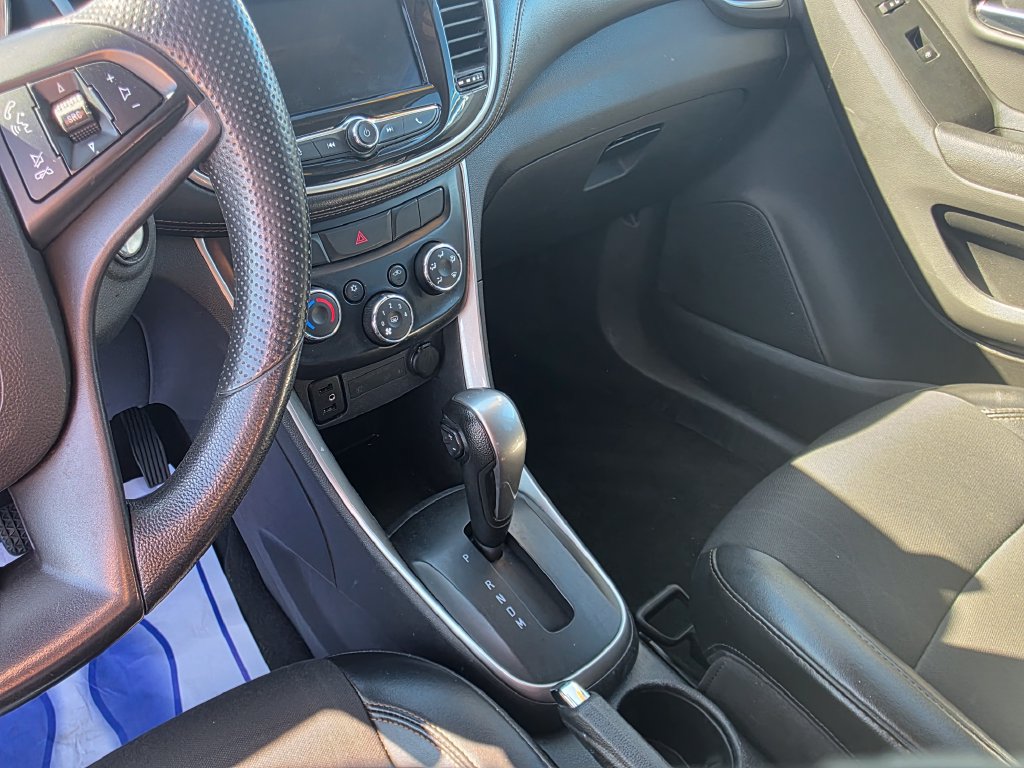 Used 2021 Chevrolet Trax LT AWD/4WD image 33