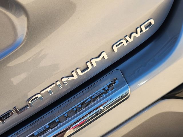 Certified 2025 Toyota Highlander Platinum AWD/4WD image 12