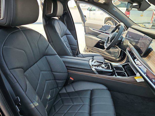 New 2025 BMW i7 xDrive60 image 10