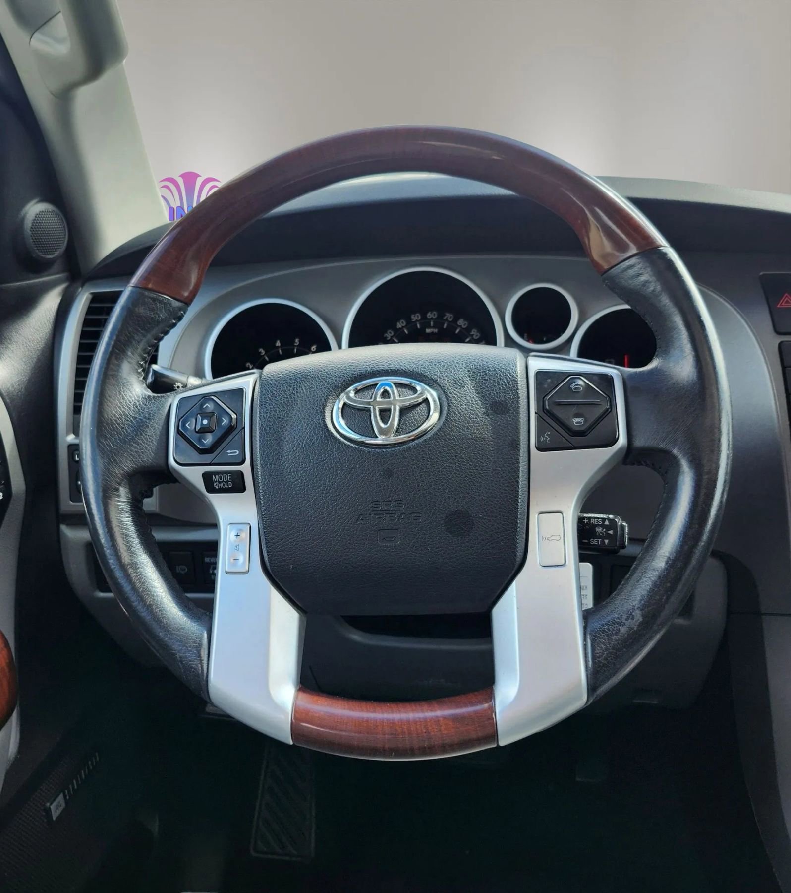 Used 2016 Toyota Sequoia Platinum AWD/4WD image 33
