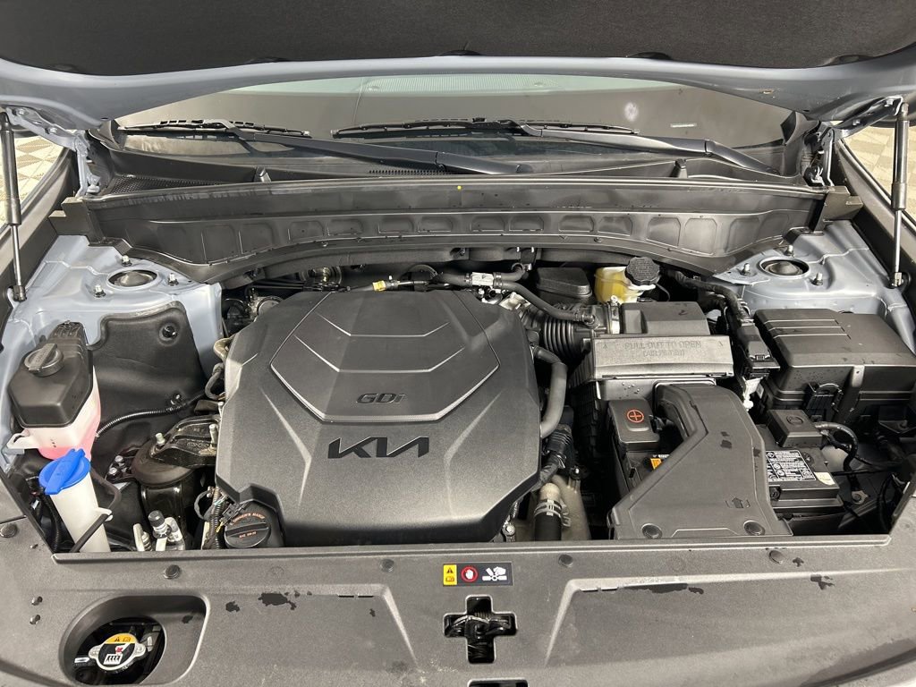 Used 2023 Kia Telluride EX w/ EX Captain's Chair Package image 12