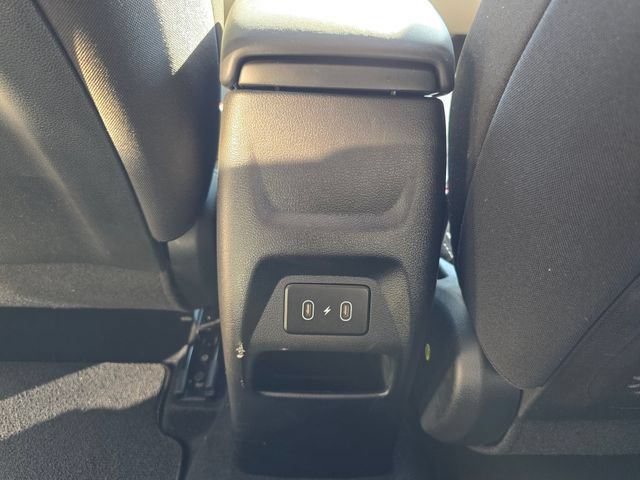 Used 2025 Hyundai Venue SEL FWD image 32