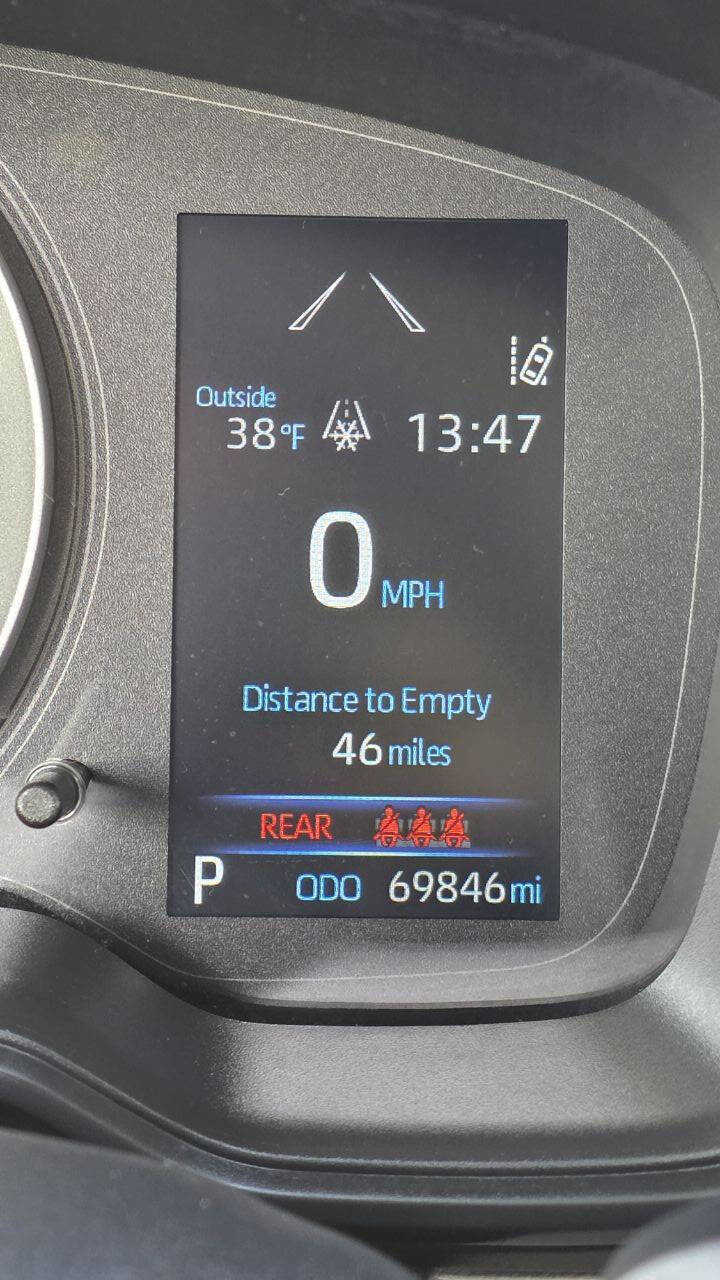 Used 2022 Toyota Corolla LE image 13