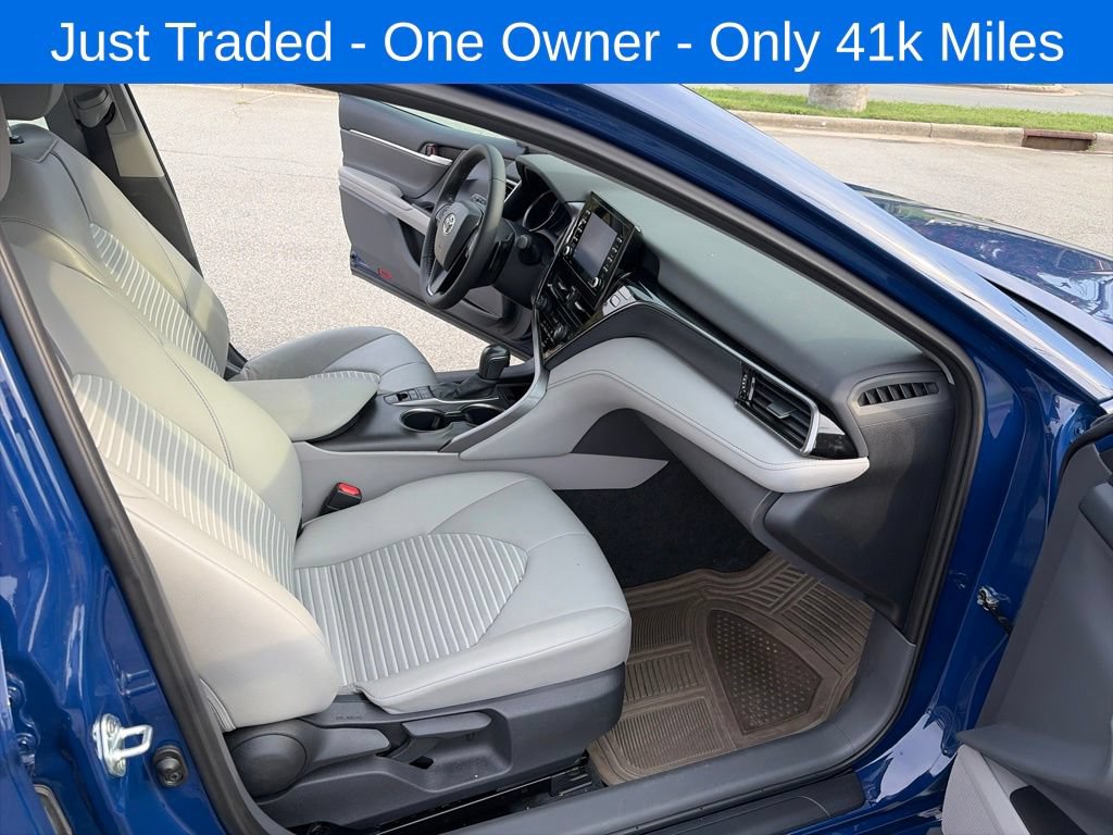 Used 2023 Toyota Camry SE FWD image 15