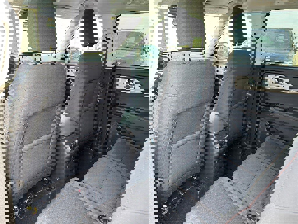 Used 2025 Ford Explorer Active image 27