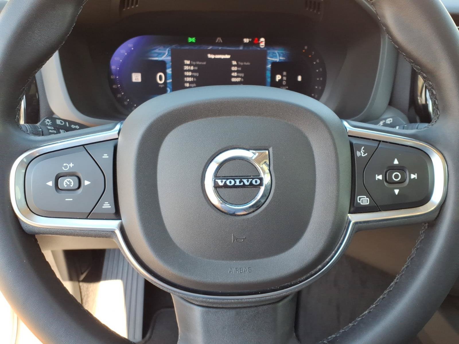 Certified 2023 Volvo XC60 B5 Core w/ Climate Package AWD/4WD image 28