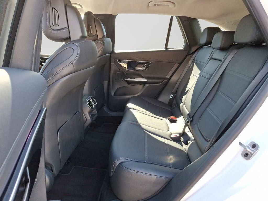 Used 2024 Mercedes-Benz GLC 300 4MATIC image 10