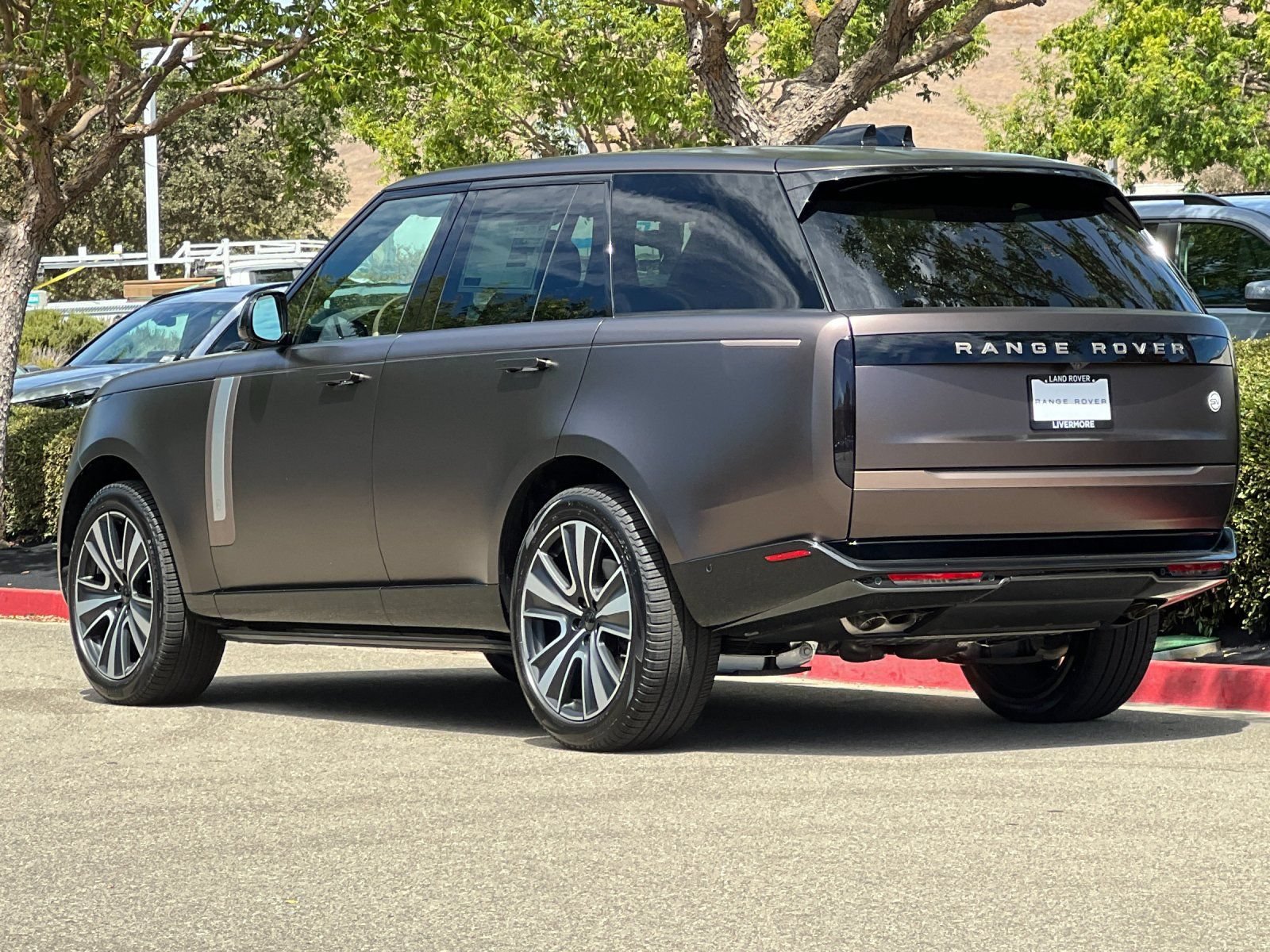 New 2026 Land Rover Range Rover SV AWD/4WD image 4