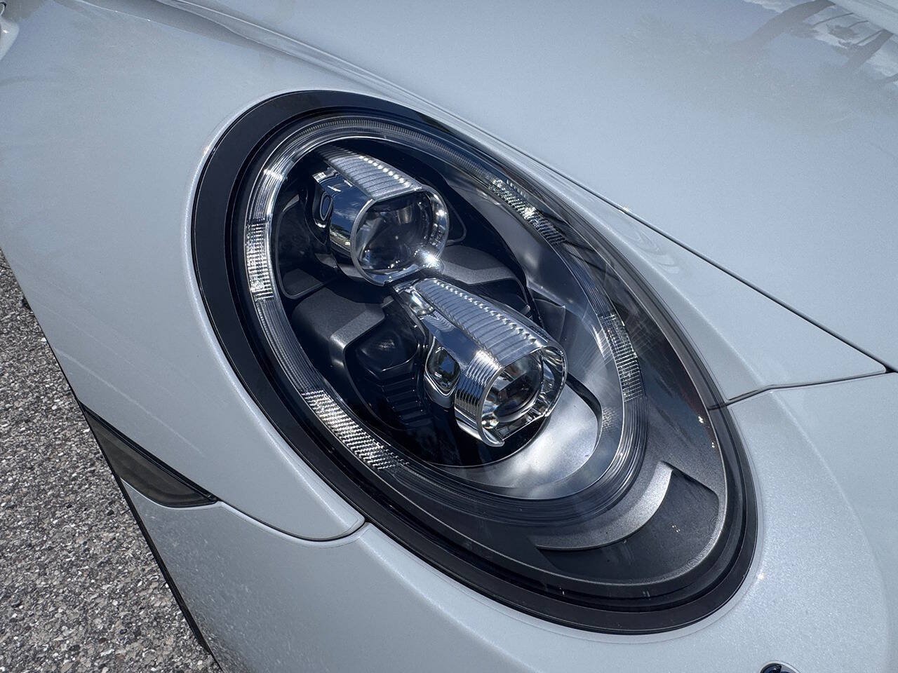 Used 2015 Porsche 911 Turbo S AWD/4WD image 36