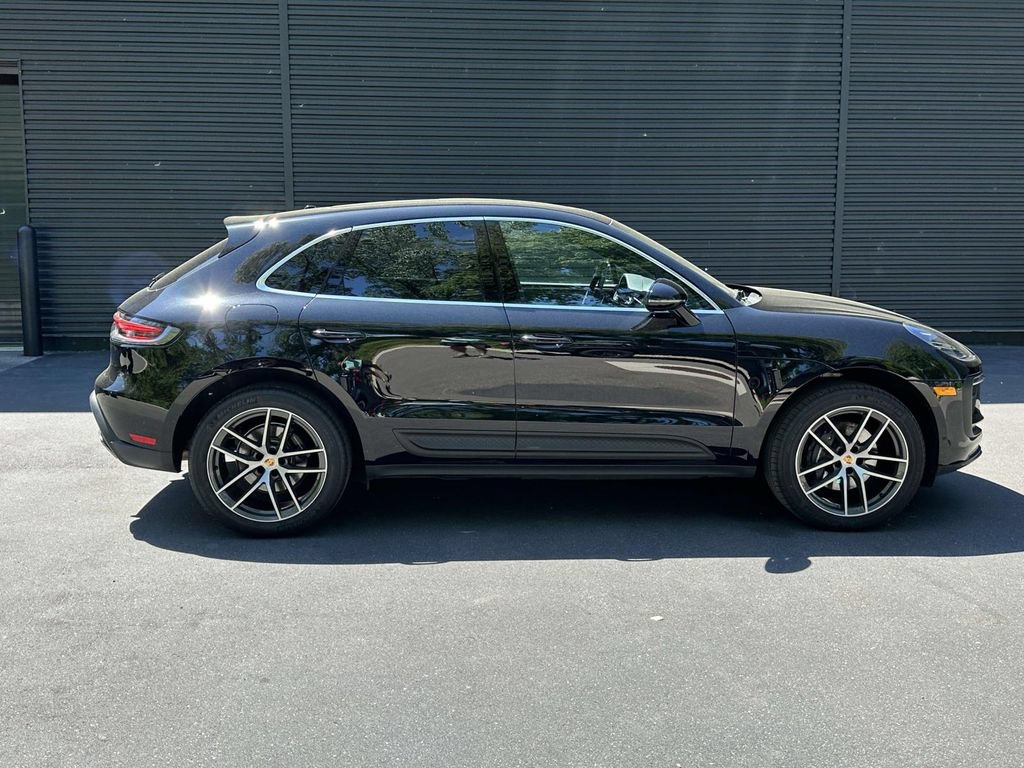 Certified 2026 Porsche Macan AWD/4WD image 6