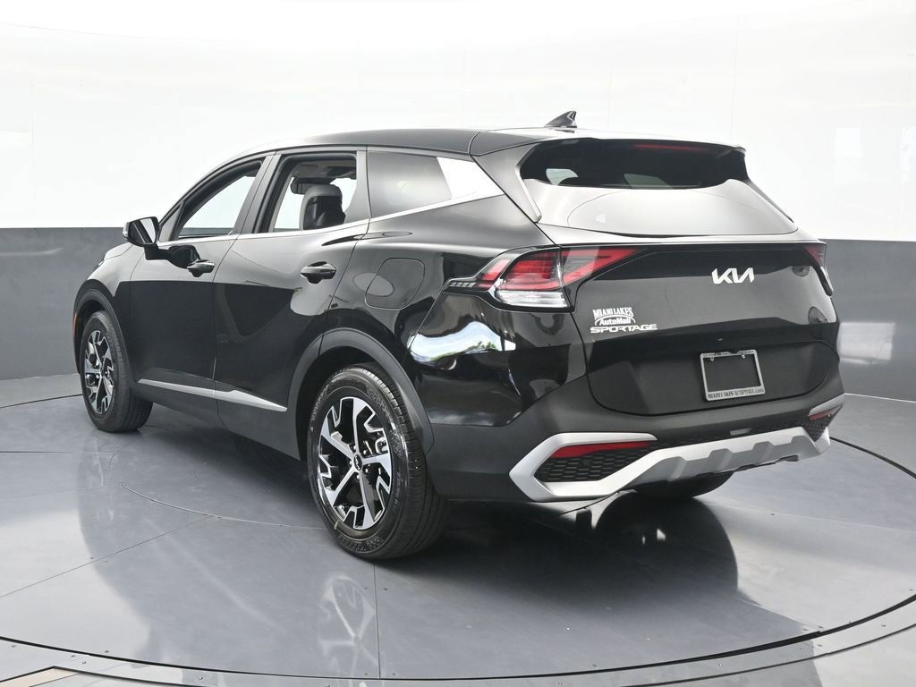 Used 2024 Kia Sportage EX image 4