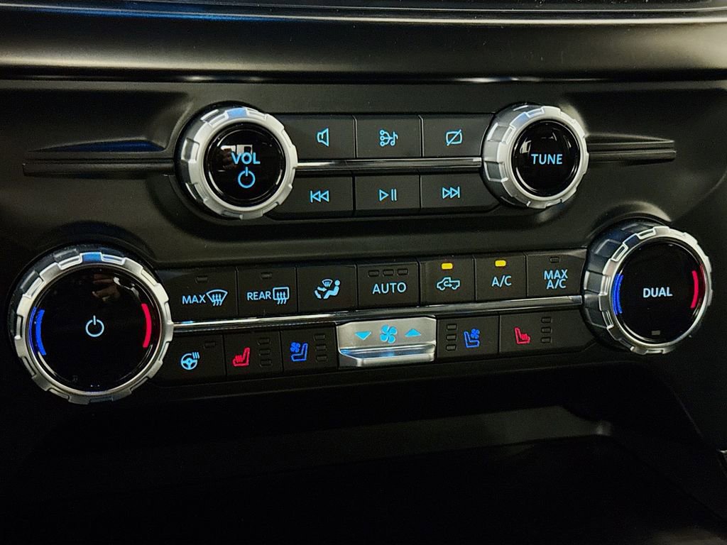 Used 2023 Ford F150 Lariat w/ Equipment Group 502A High image 13