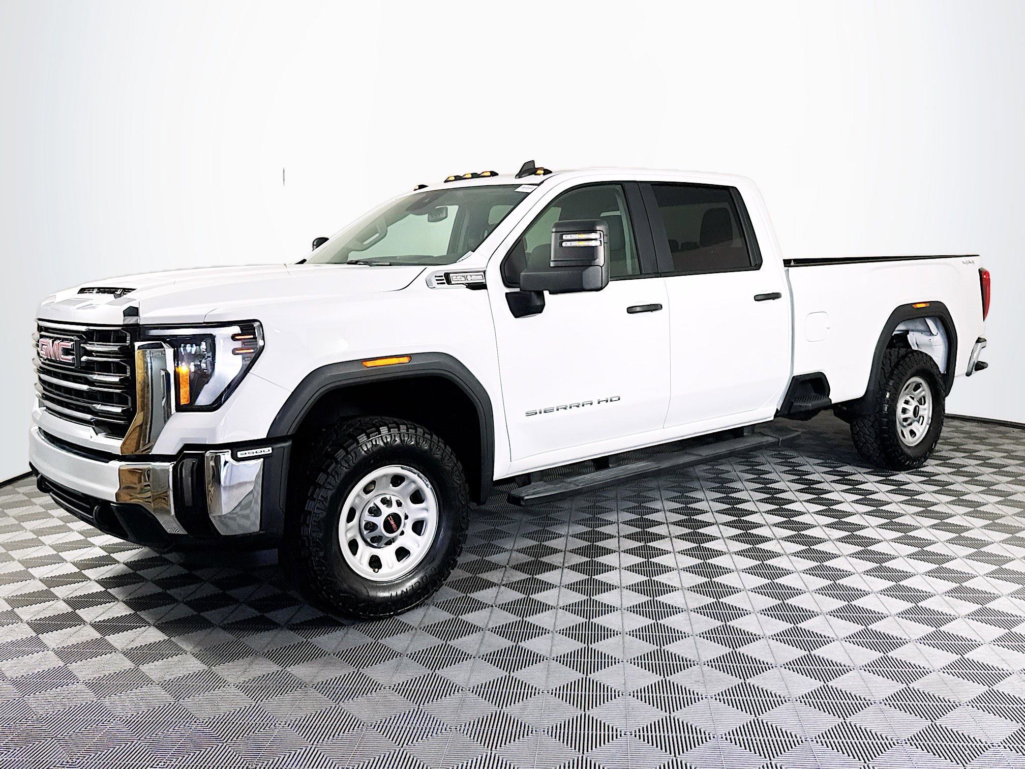 Used 2024 GMC Sierra 3500 Pro image 4