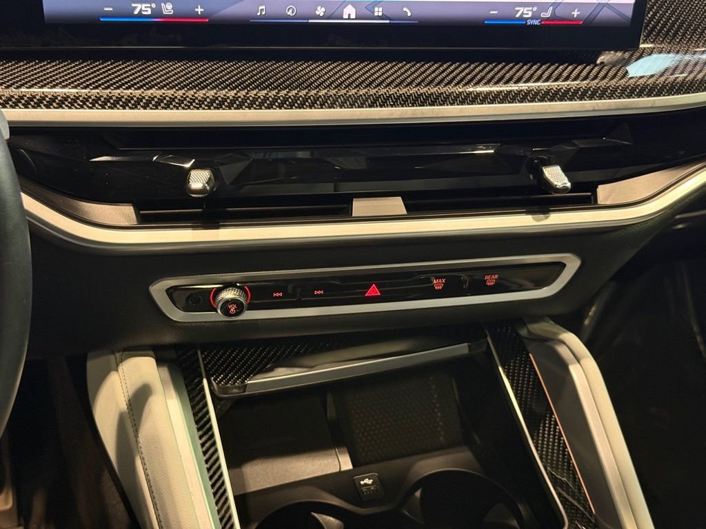 Used 2024 BMW X6 M60i w/ Dynamic Handling Package image 25