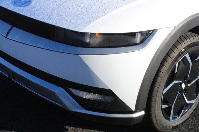 New 2024 Hyundai Ioniq 5 SEL image 9