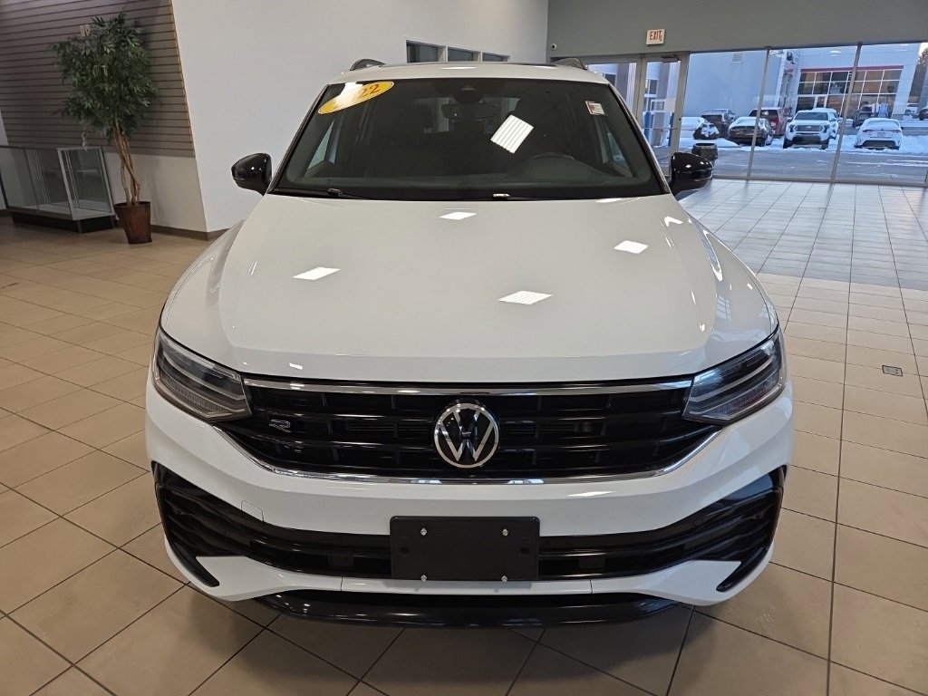 Used 2022 Volkswagen Tiguan SE R-Line image 4