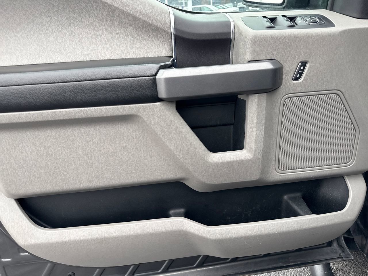 Used 2015 Ford F150 XLT w/ Trailer Tow Package image 16