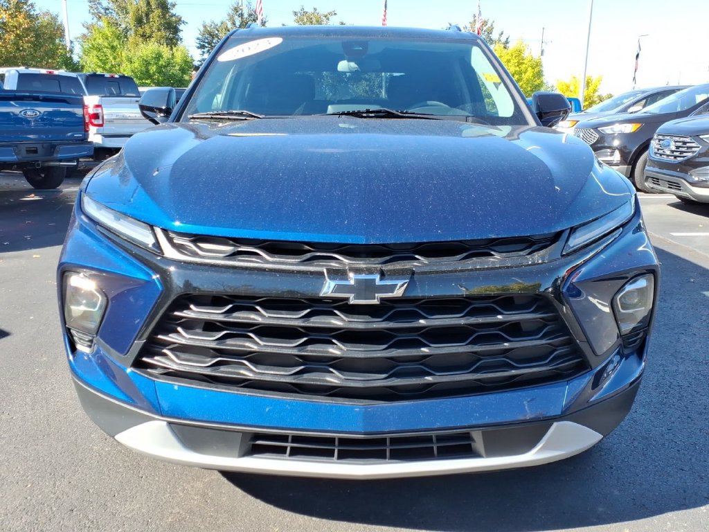 Used 2023 Chevrolet Blazer LT w/ Midnight/Sport Edition FWD image 2