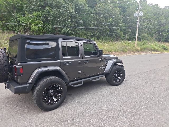 Used 2018 Jeep Wrangler Unlimited Sahara AWD/4WD image 3