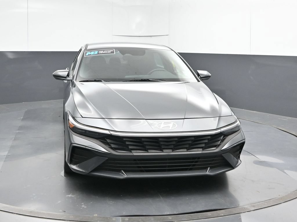 Certified 2025 Hyundai Elantra Sport FWD image 8
