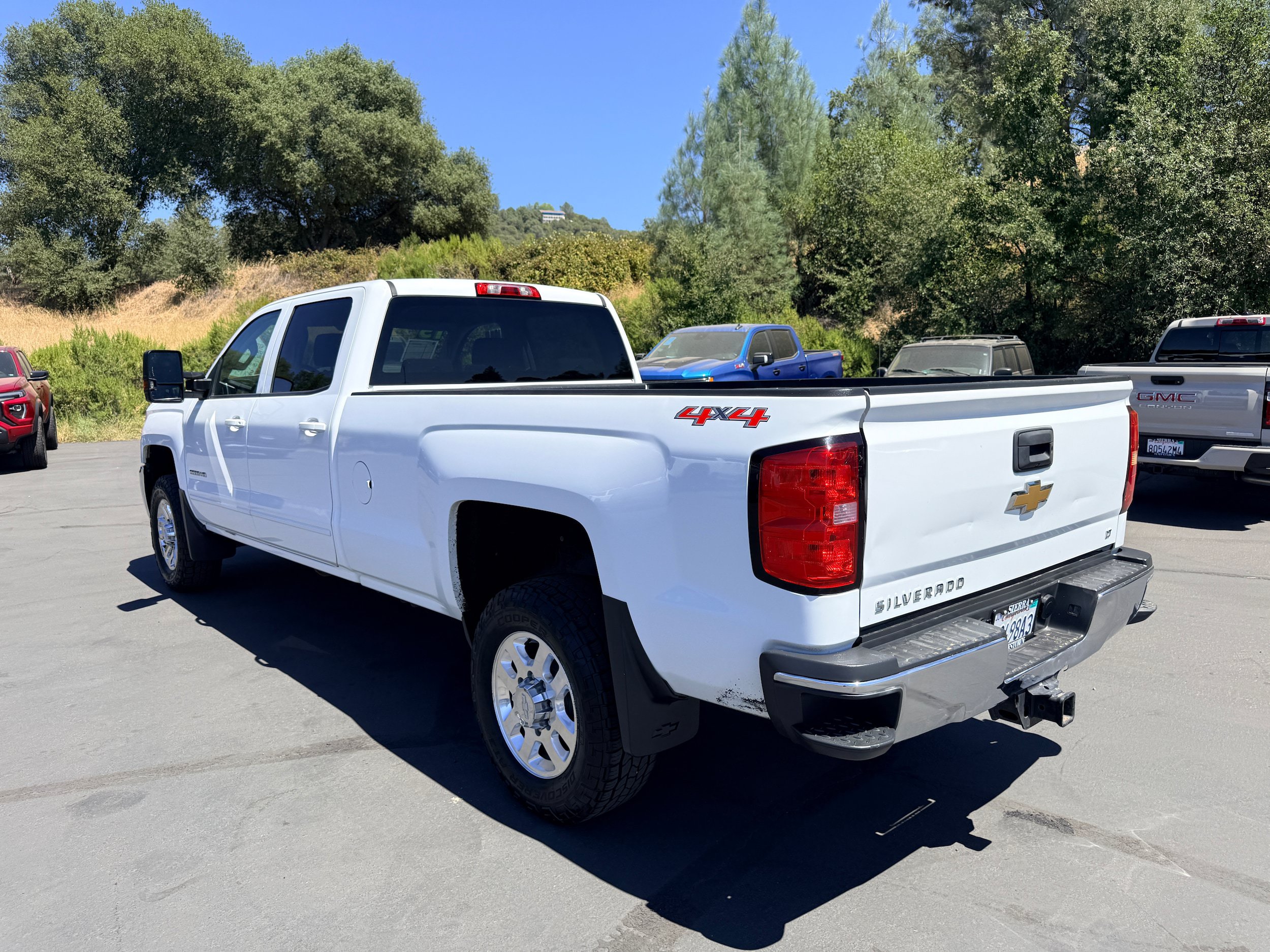 Used 2015 Chevrolet Silverado 2500 LT w/ LT Convenience Package AWD/4WD image 8