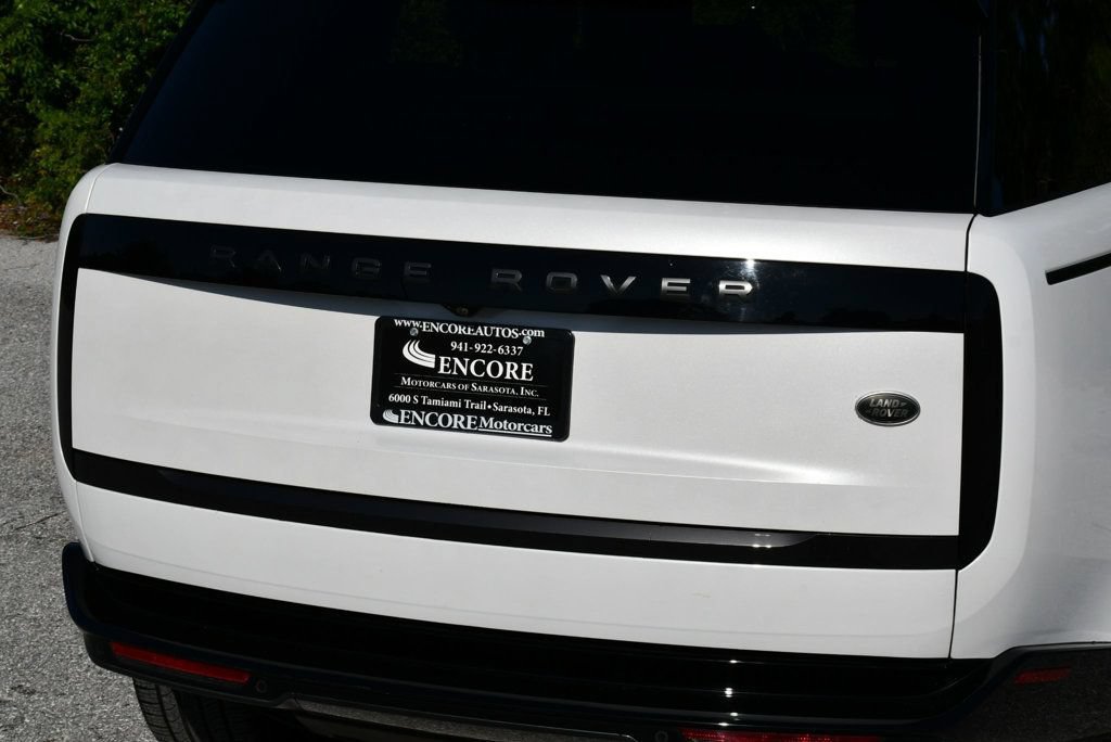 Used 2023 Land Rover Range Rover SE AWD/4WD image 10