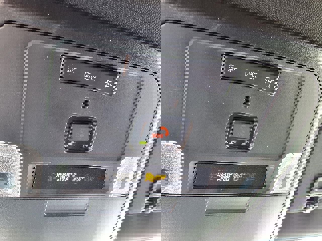 Certified 2025 Toyota Tacoma SR AWD/4WD image 22