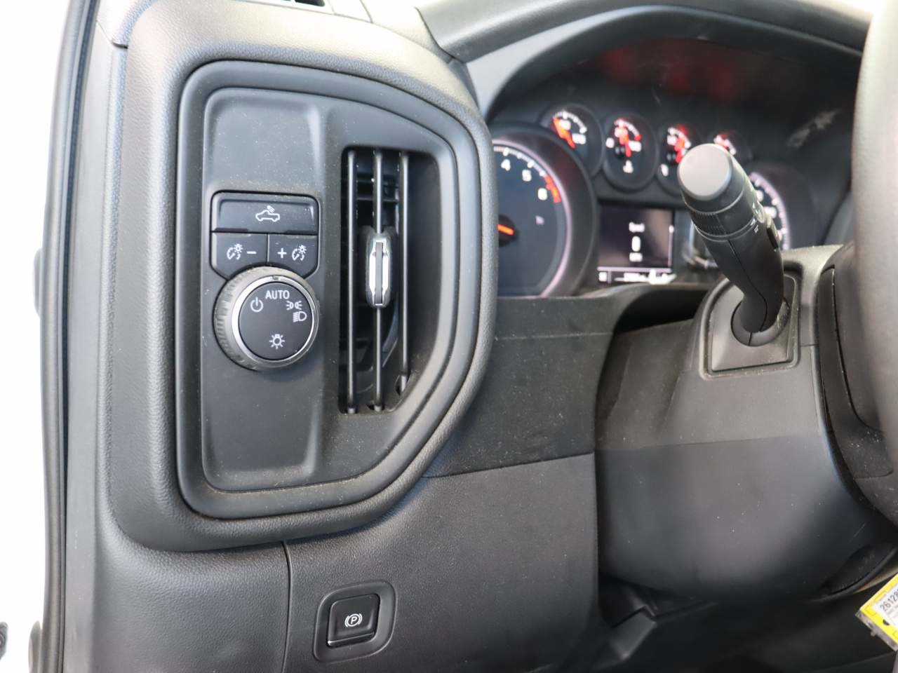 Used 2022 Chevrolet Silverado 1500 Custom image 12