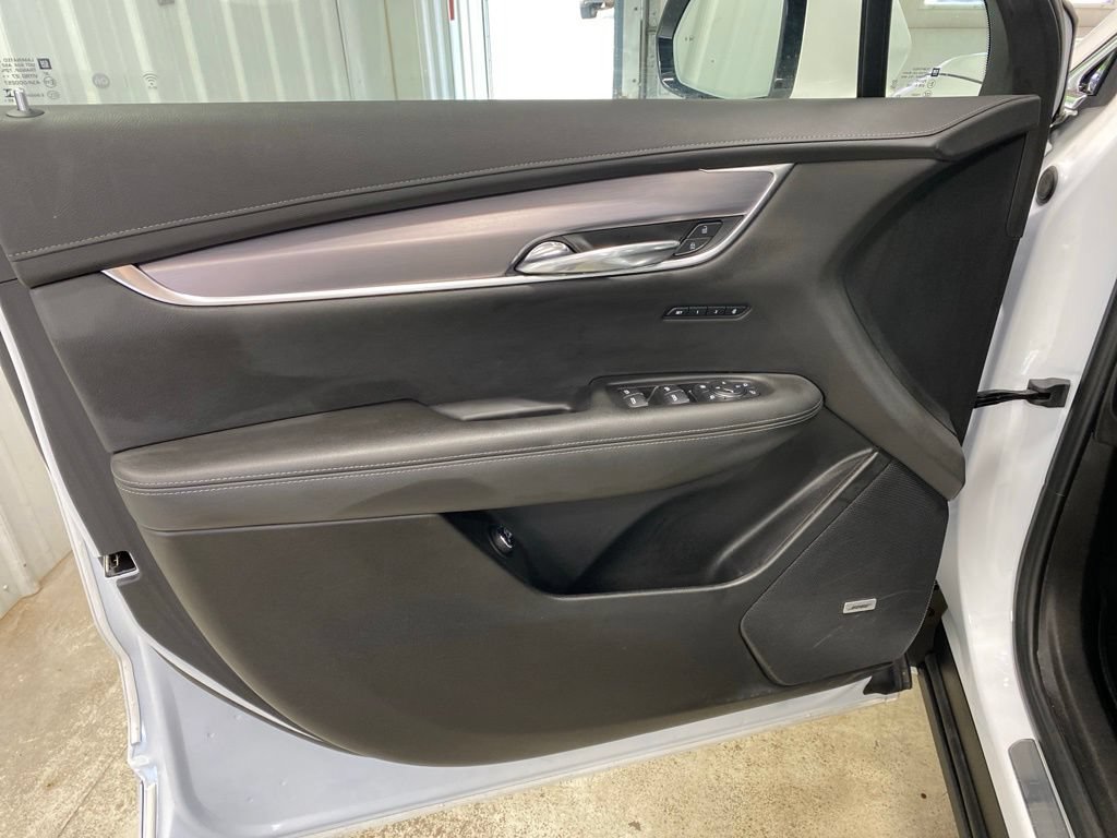 Used 2024 Cadillac XT6 Luxury w/ LPO, Floor Liner Package AWD/4WD image 30