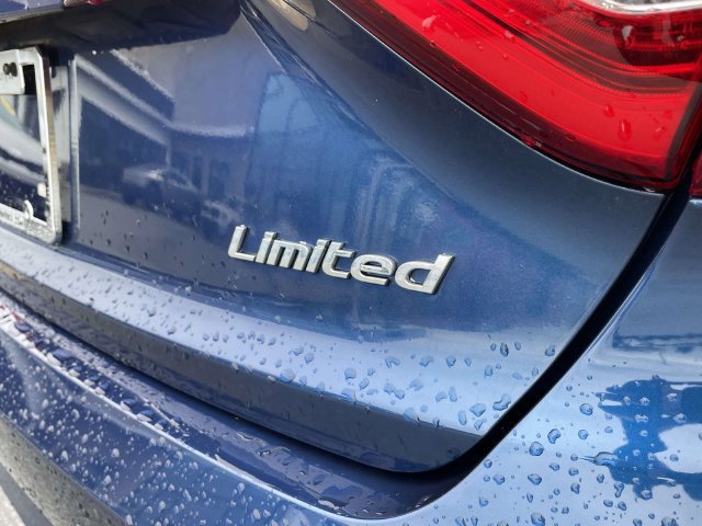 Used 2015 Hyundai Sonata Limited w/ Option Group 06 FWD image 8