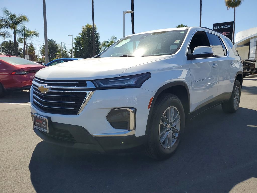 Used 2023 Chevrolet Traverse LT image 2