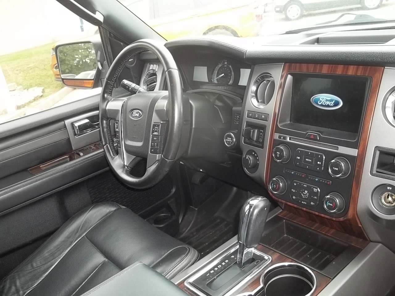 Used 2017 Ford Expedition Max Platinum image 5