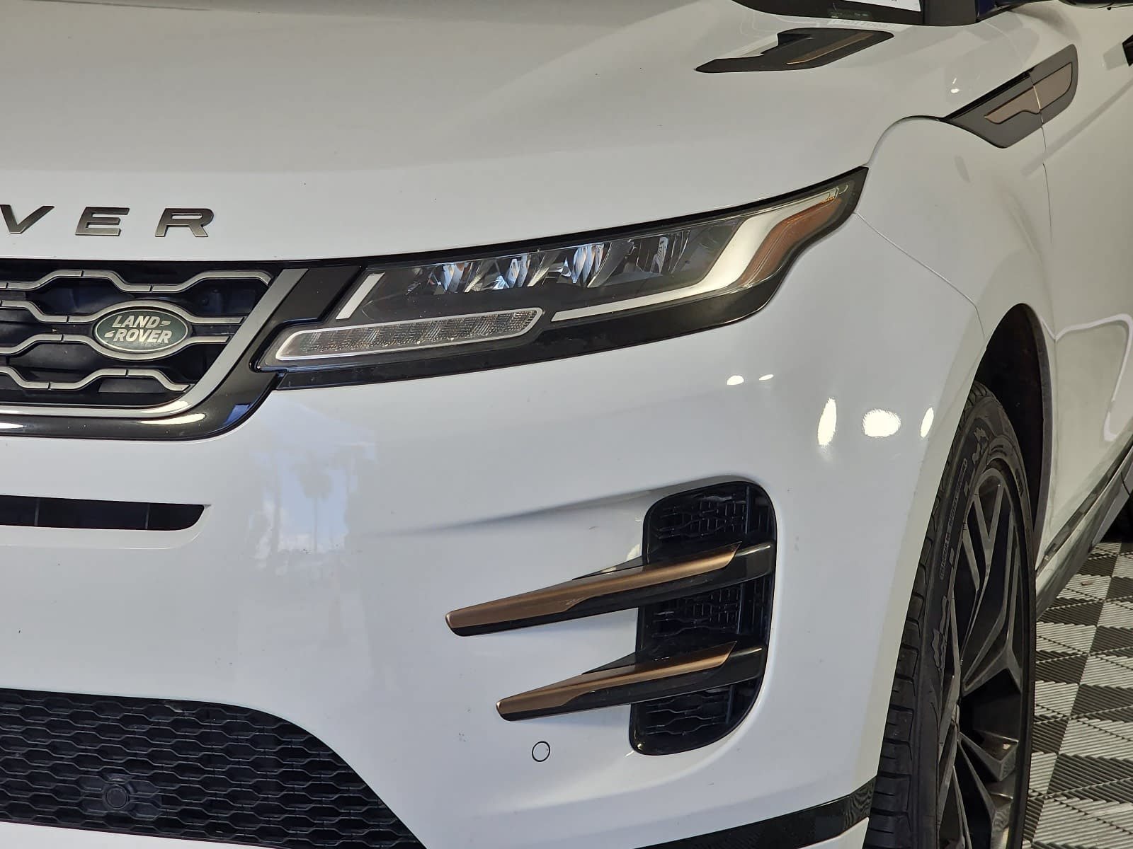 Used 2020 Land Rover Range Rover Evoque R-Dynamic S AWD/4WD image 30