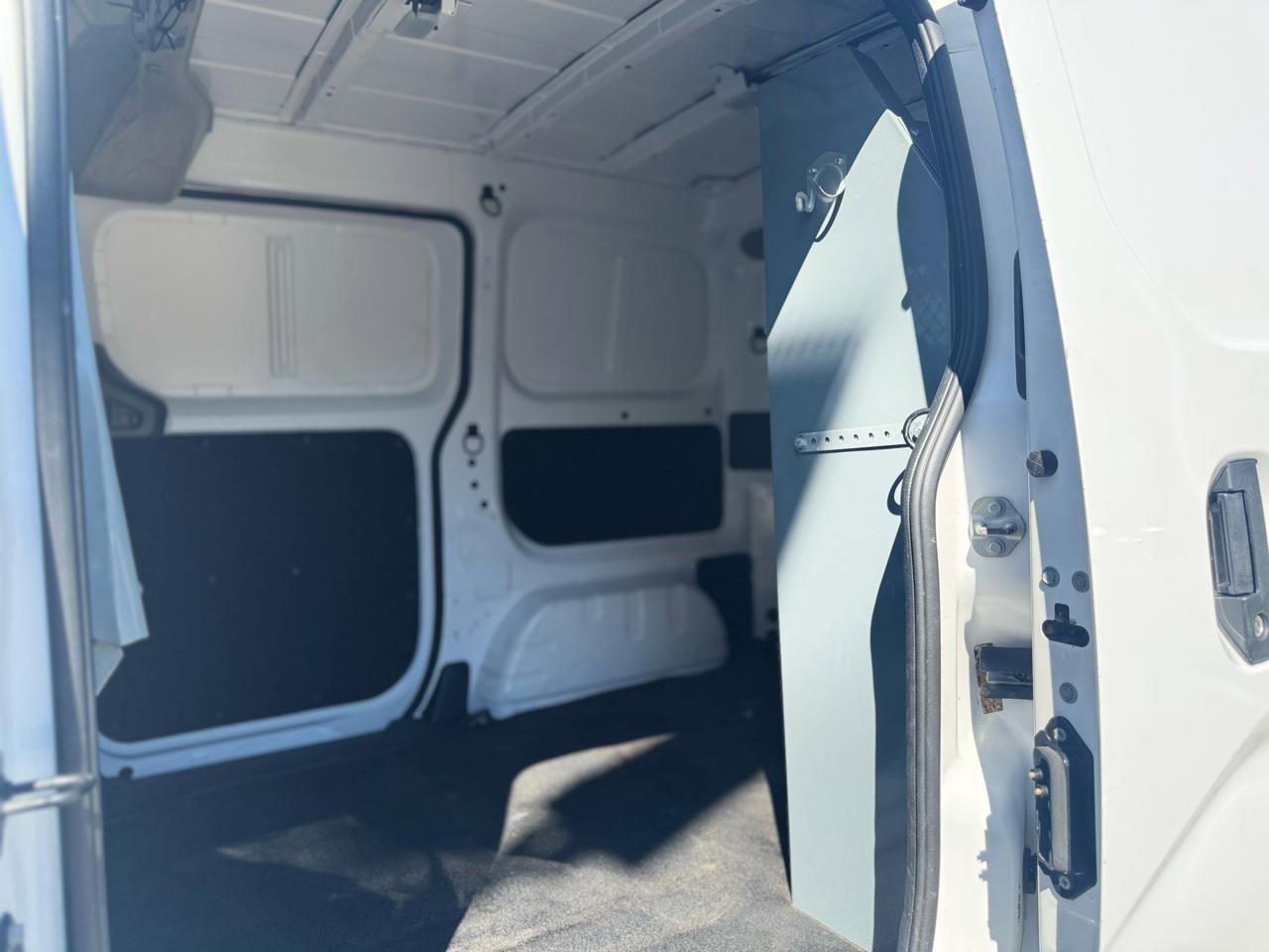 Used 2020 Nissan NV200 S FWD image 51