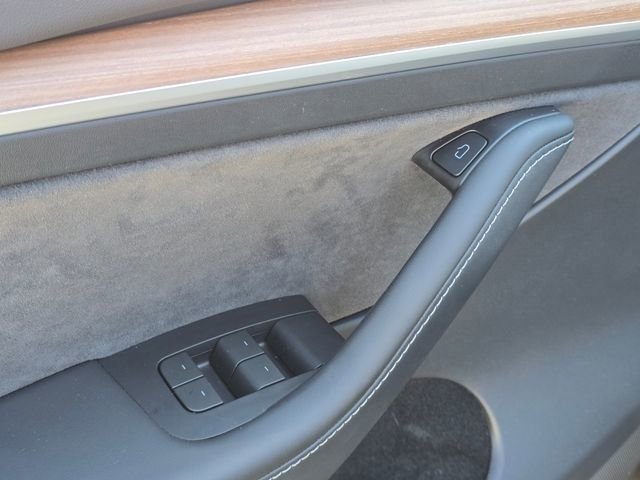 Used 2024 Tesla Model Y Long Range image 34