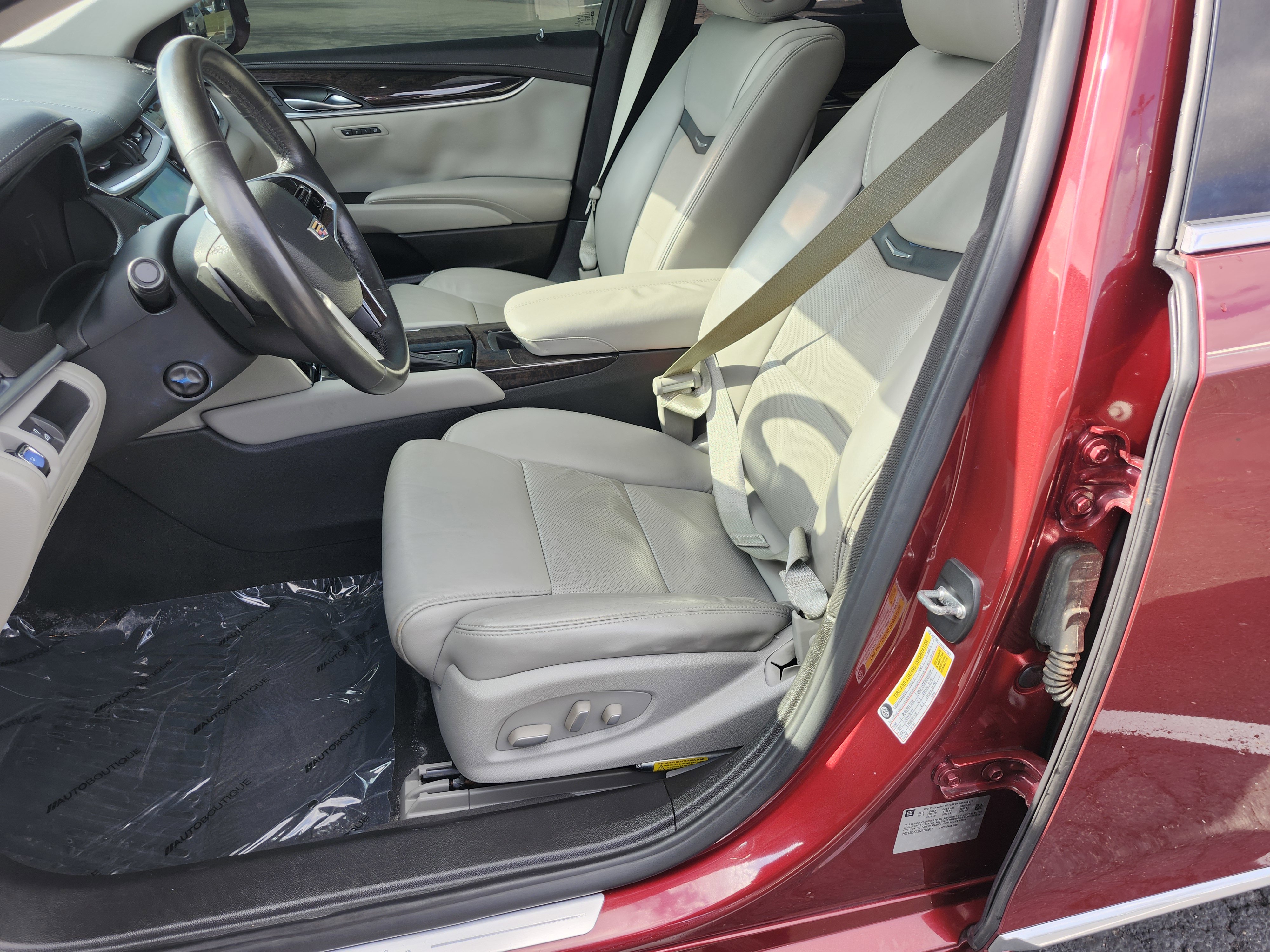 Used 2016 Cadillac XTS Luxury w/ Driver Awareness Package image 26
