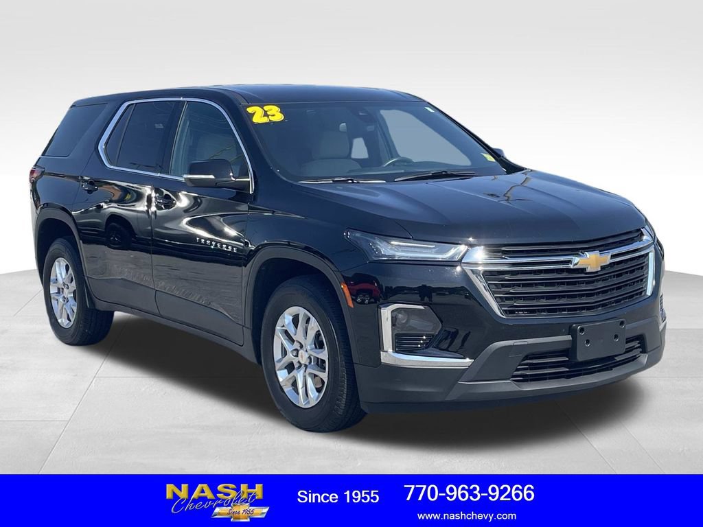 Used 2023 Chevrolet Traverse LS w/ Safety Package FWD image 1