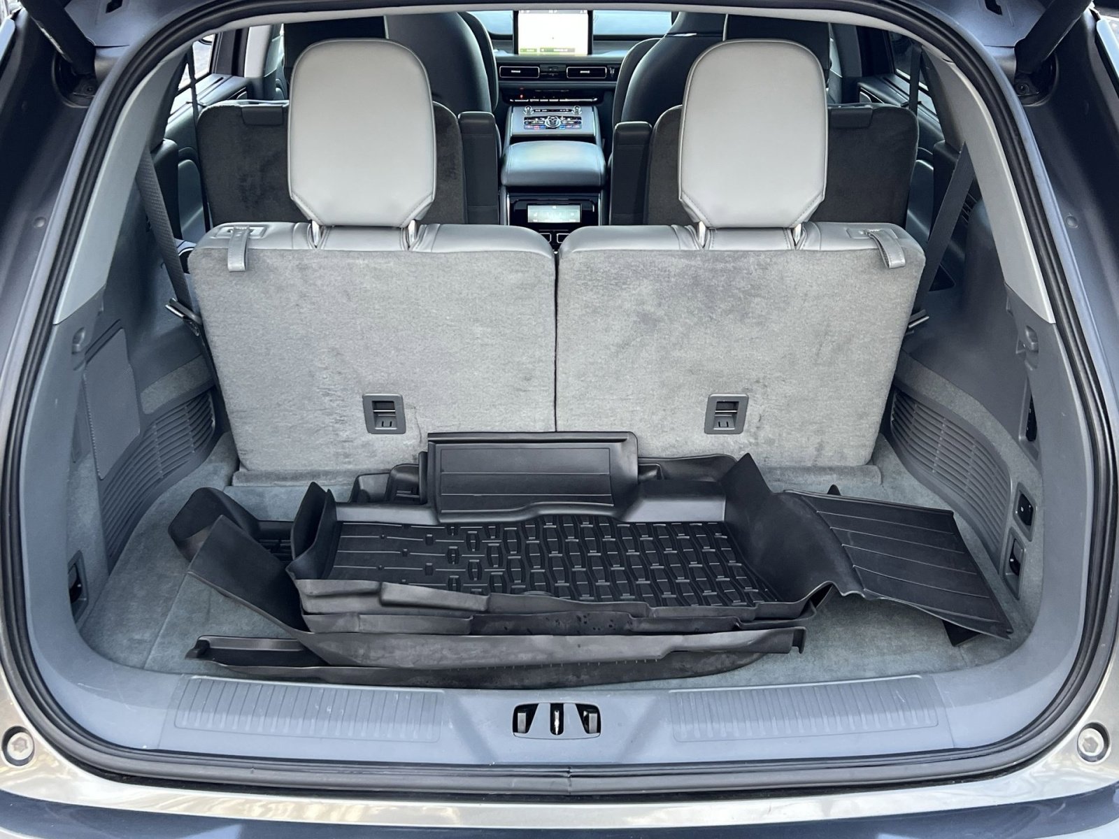 Used 2020 Lincoln Aviator Reserve w/ Equipment Group 202A image 25