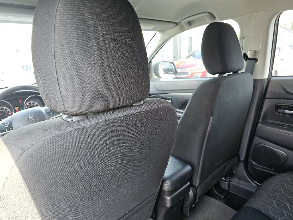 Used 2021 Mitsubishi Outlander Sport Black Edition FWD image 34